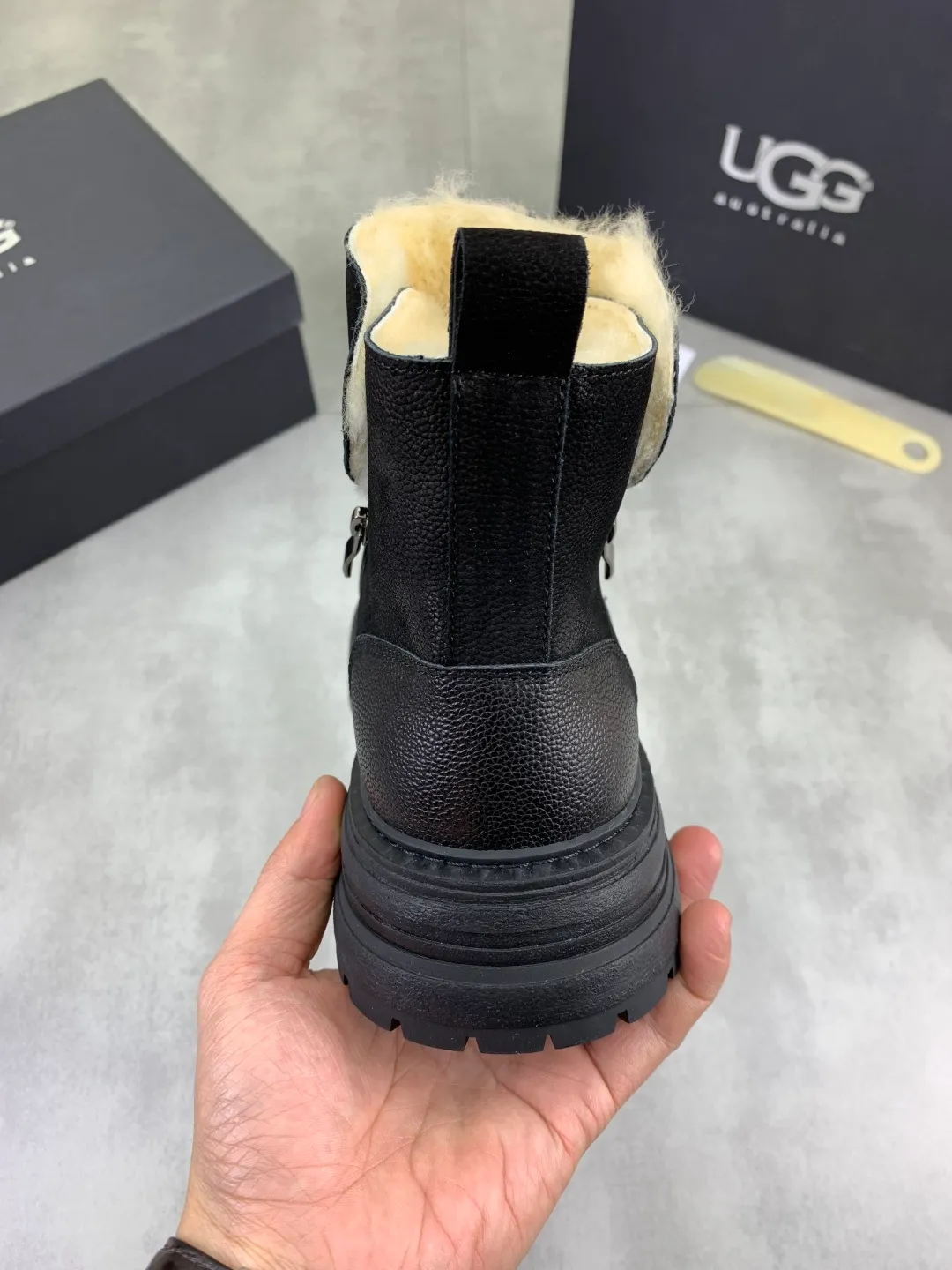 Men's men's shoes 💰P660 New arrival 🆕🆕🆕 IUGGI Men's British retro Martin boots Winter new men's outdoor hiking boots First layer of cowhide on the outside and wool on the inside Comfortable and warm Rubber sole sole Non-slip and firm Trendy and fashionable Casual and versatile Size: 38-44 (45 customized) Color: three colors
